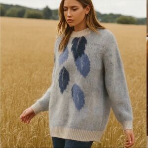 Beautiful Cream Vintage Leaves 1970s Fluffy Icelandic Sweater by Iceware S/M